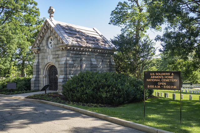 soldiers' and airmen's cemetery entrance