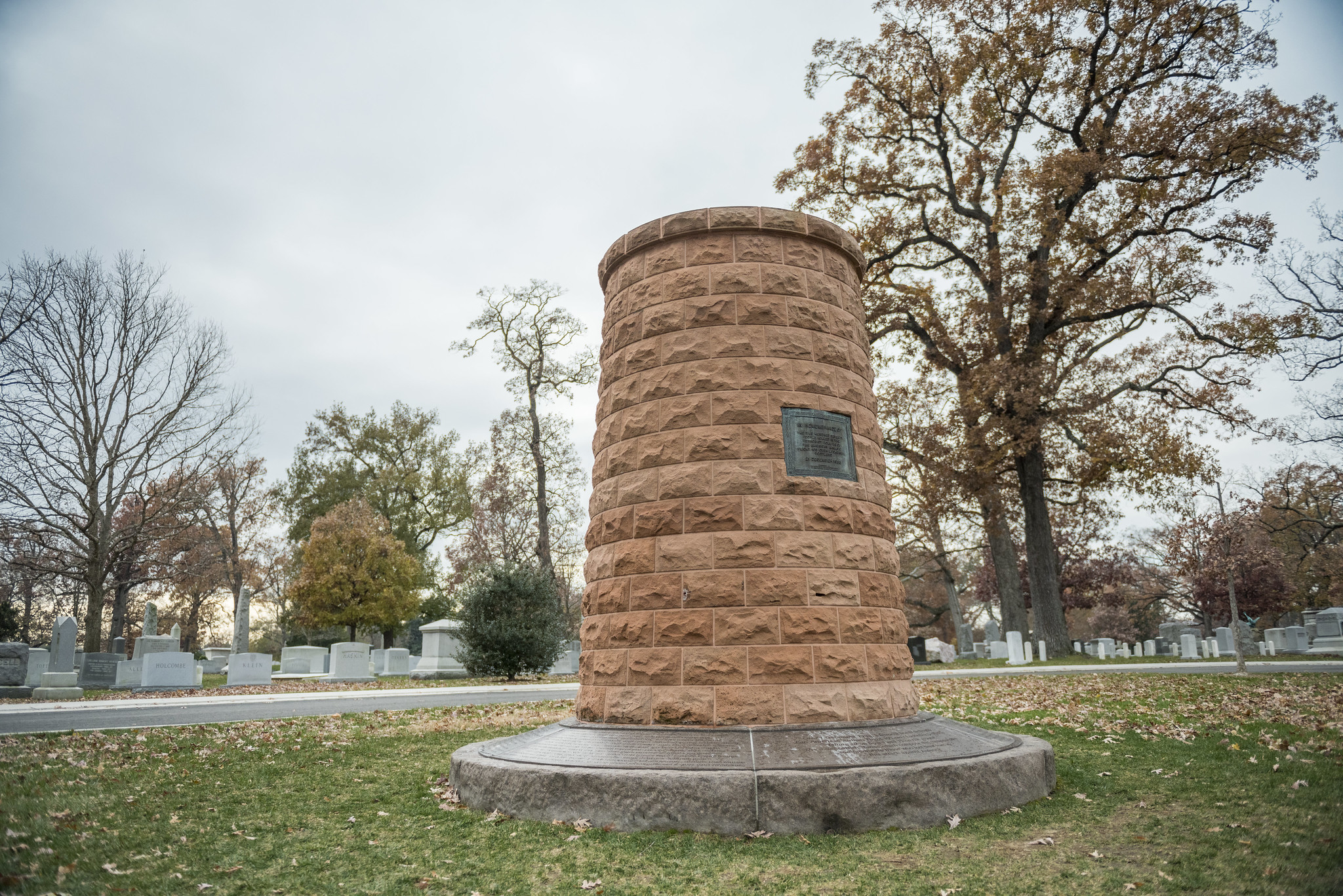 explore-monuments-panam103